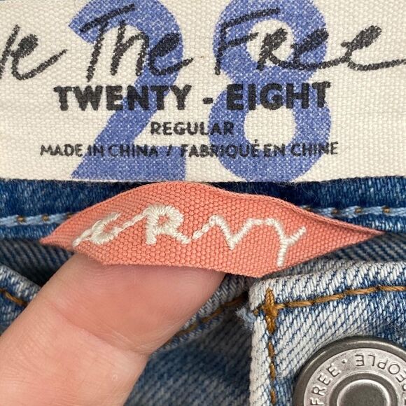 We the free high rise jeans size 28 curvy - Picture 5 of 13